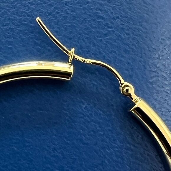 14k gold classic hoop earrings - Picture 8 of 8